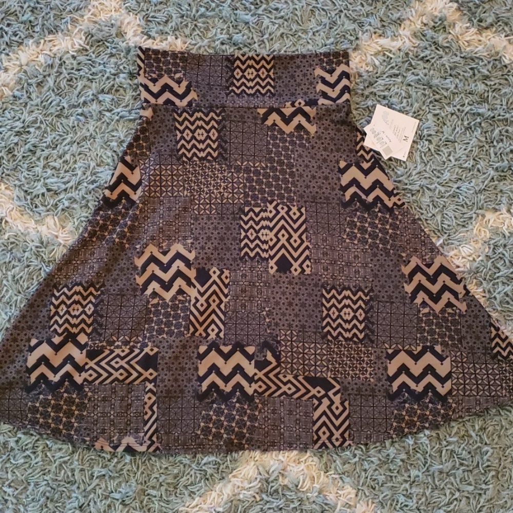 Lularoe Azure skirt size medium NWT